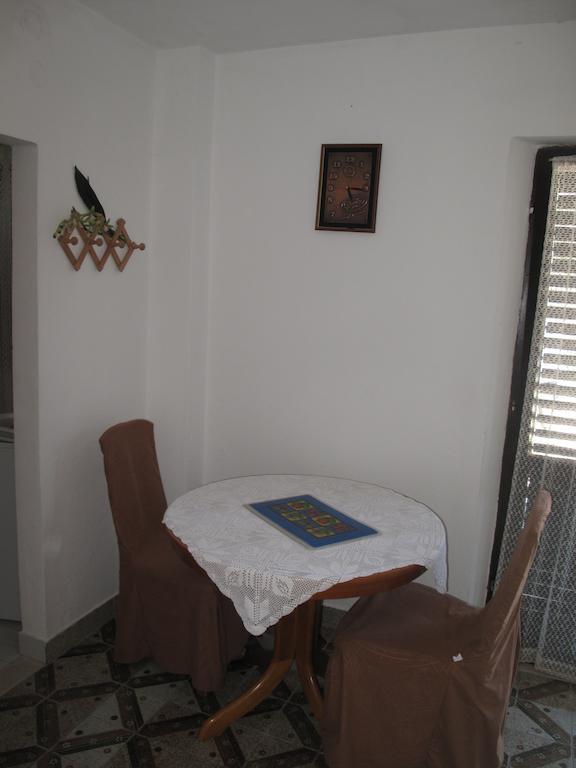 Apartments Zuvela Korcula Town Room photo